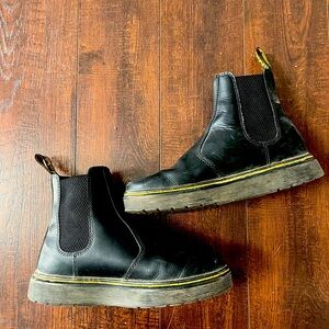 Doc Martens 2976 Smooth Leather Chelsea Boots